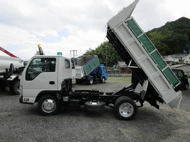 ISUZU ELF 2011