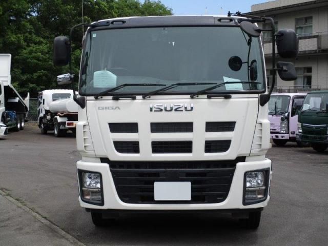 ISUZU GIGA 2013
