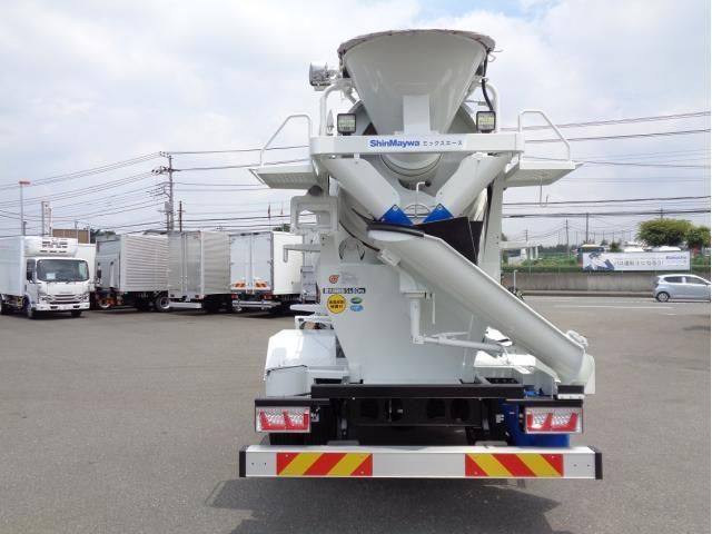 MITSUBISHI FUSOU FIGHTER 2023