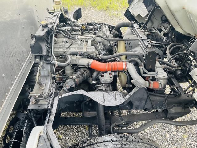 MITSUBISHI CANTER 2016