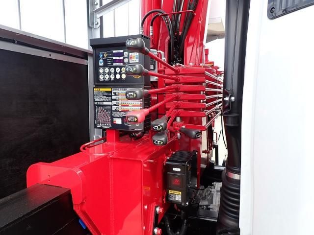 MITSUBISHI CANTER 2024