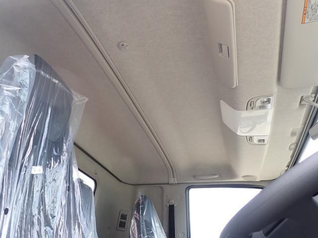 MITSUBISHI CANTER 2024