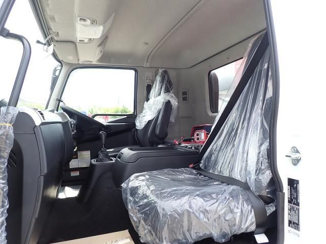 MITSUBISHI CANTER 2024