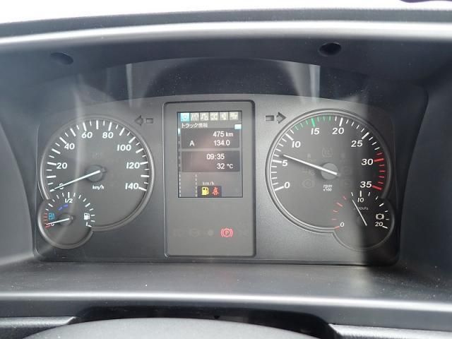 MITSUBISHI CANTER 2024