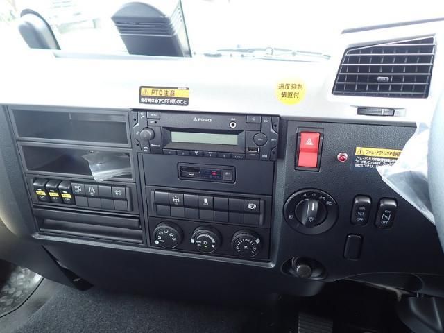 MITSUBISHI CANTER 2024