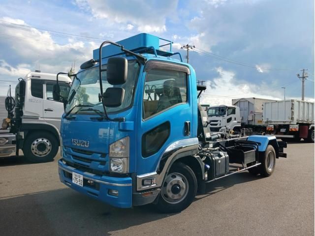 ISUZU FORWARD 2019