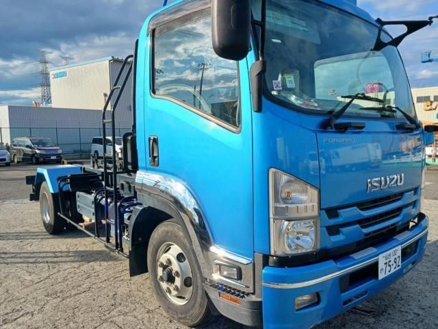 ISUZU FORWARD 2019