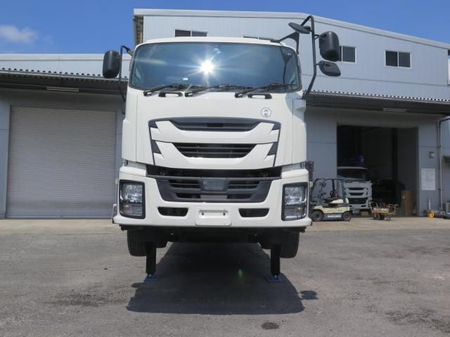 ISUZU GIGA 2016