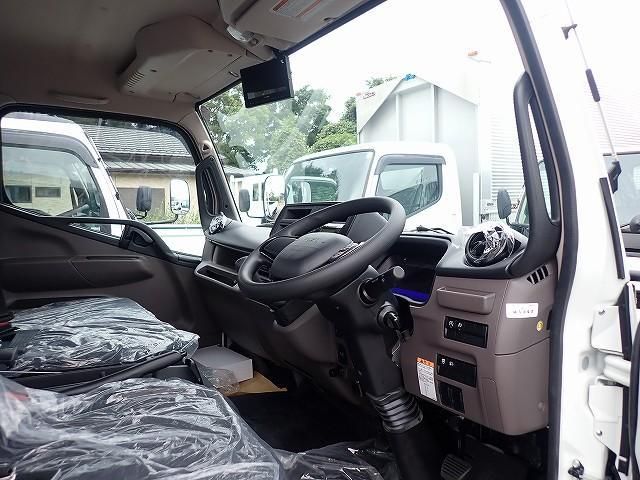 MITSUBISHI CANTER 2024