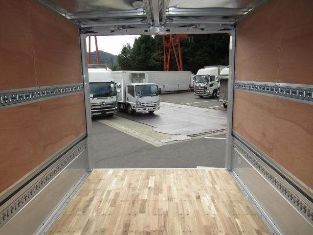 MITSUBISHI FUSOU FIGHTER 2024