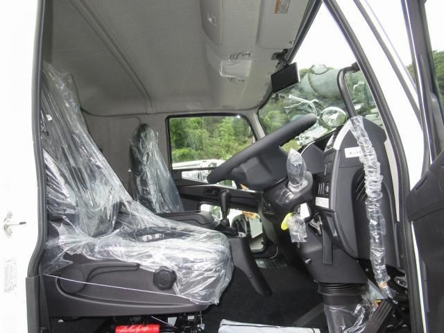 MITSUBISHI FUSOU FIGHTER 2024