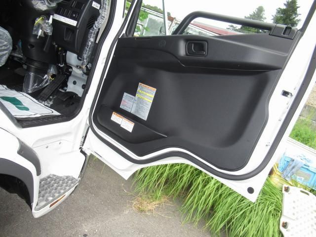 MITSUBISHI FUSOU FIGHTER 2024