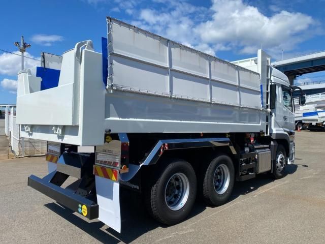 MITSUBISHI FUSOU SUPER GREAT 2023