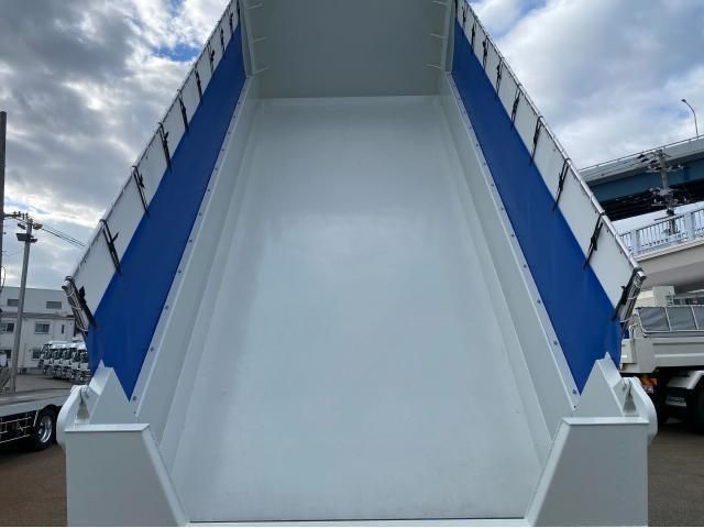 MITSUBISHI FUSOU SUPER GREAT 2024