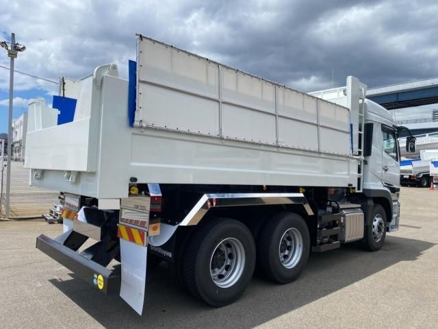 MITSUBISHI FUSOU SUPER GREAT 2024