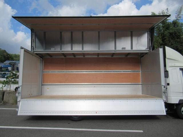 MITSUBISHI FUSOU FIGHTER 2024