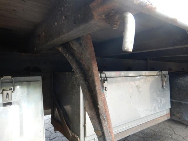 MITSUBISHI FUSOU FIGHTER 2002