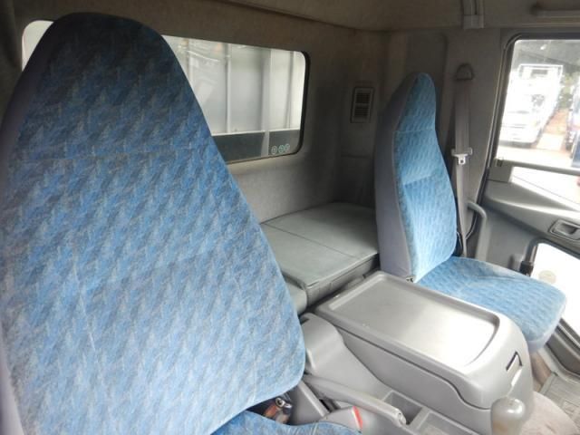 MITSUBISHI FUSOU FIGHTER 2002