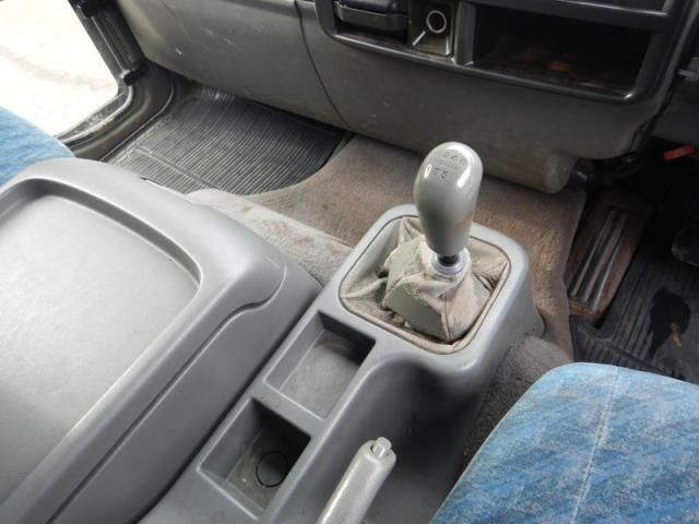 MITSUBISHI FUSOU FIGHTER 2002