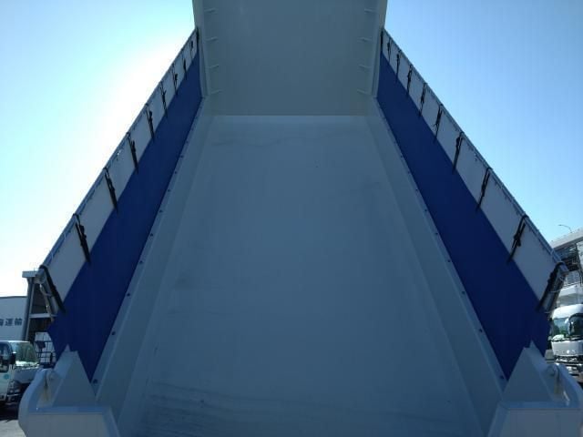 MITSUBISHI FUSOU SUPER GREAT 2023