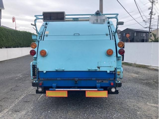 MITSUBISHI CANTER 2011