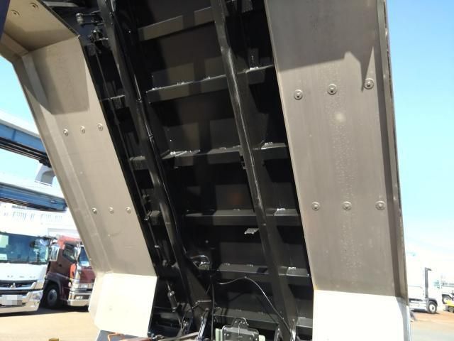 MITSUBISHI FUSOU SUPER GREAT 2023