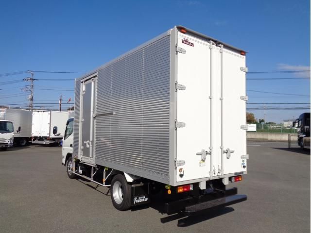 MITSUBISHI CANTER 2024