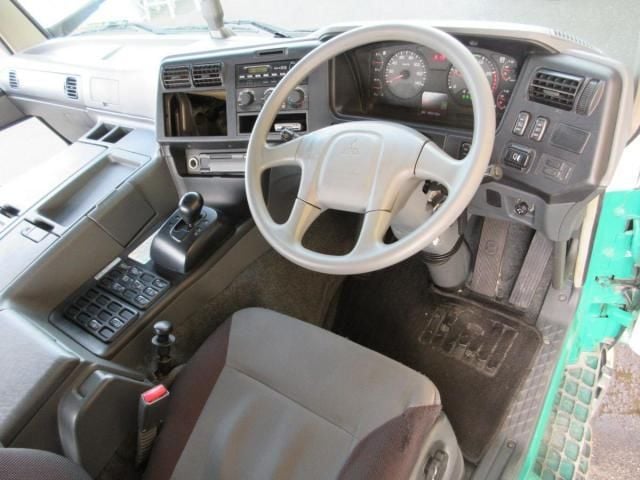 MITSUBISHI FUSOU SUPER GREAT 2013