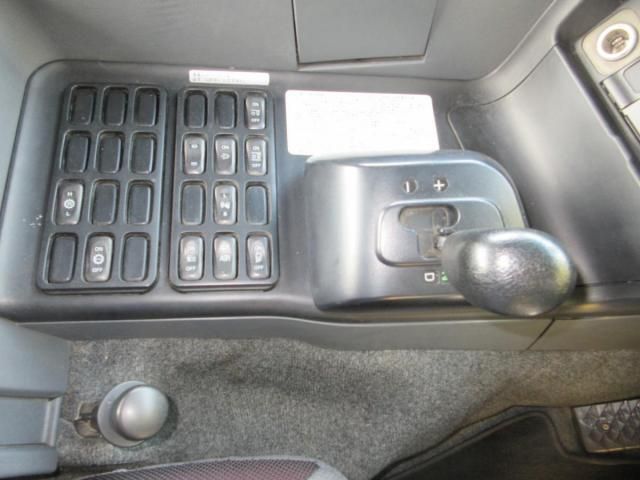 MITSUBISHI FUSOU SUPER GREAT 2013