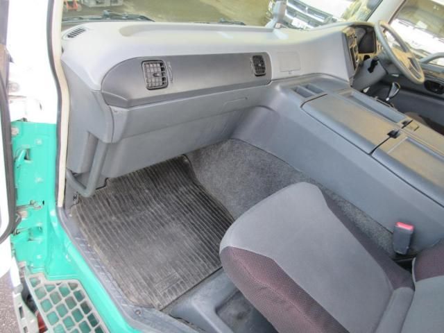 MITSUBISHI FUSOU SUPER GREAT 2013