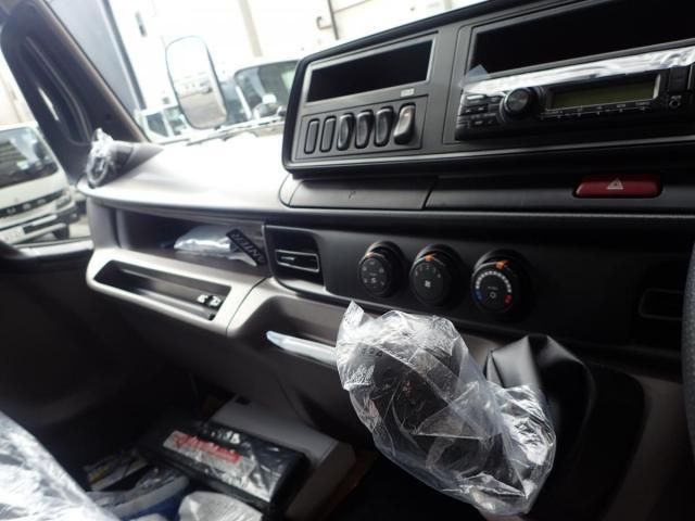 MITSUBISHI CANTER 2024