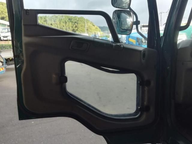 MITSUBISHI FUSOU FIGHTER 2001