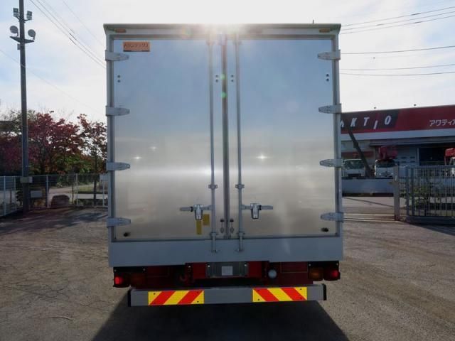 MITSUBISHI FUSOU FIGHTER 2014