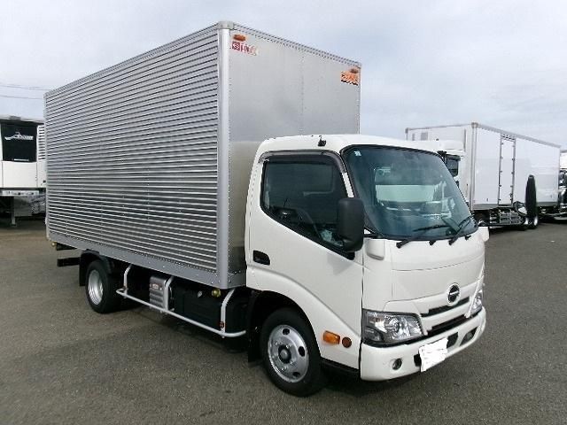 HINO DUTRO 2024