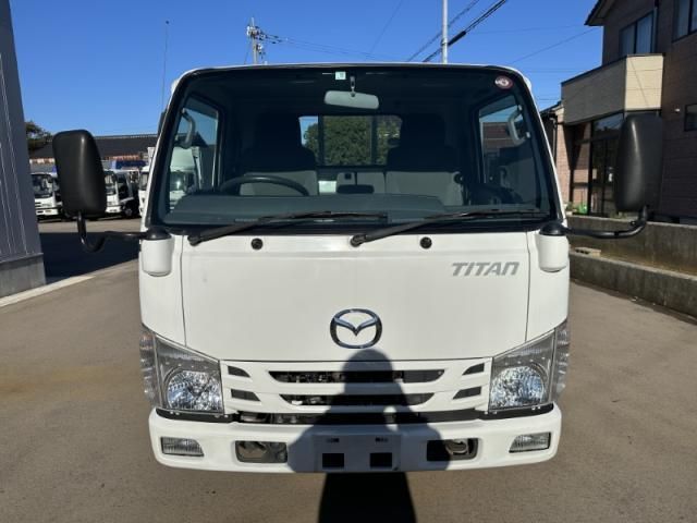 MAZDA TITAN 2018