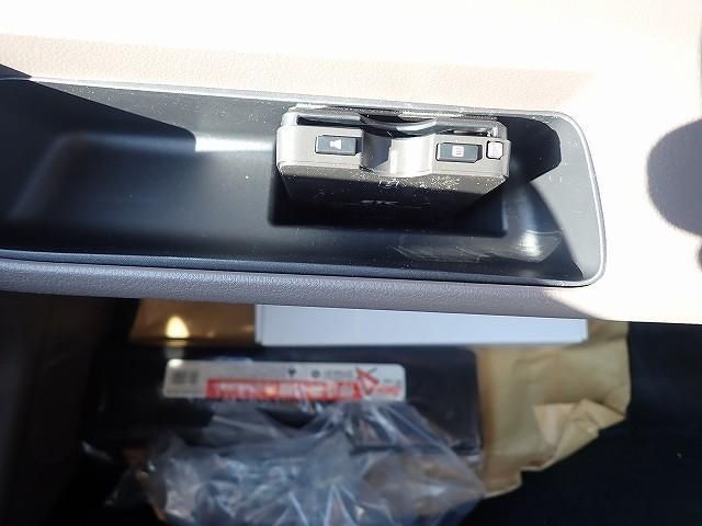 MITSUBISHI CANTER 2025