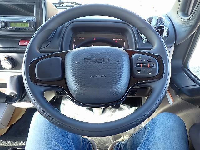 MITSUBISHI CANTER 2025