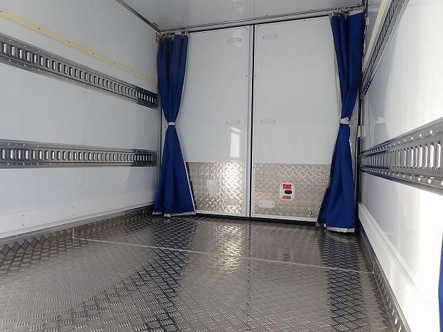 MITSUBISHI CANTER 2025