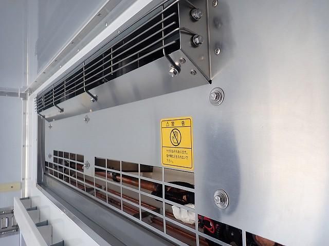 MITSUBISHI CANTER 2025