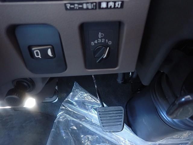 MITSUBISHI CANTER 2025