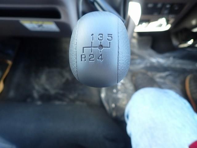 MITSUBISHI CANTER 2025