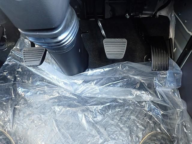 MITSUBISHI CANTER 2025