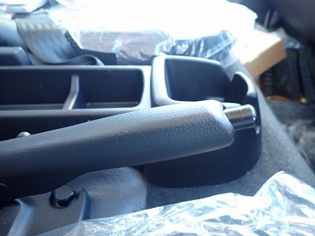 MITSUBISHI CANTER 2025