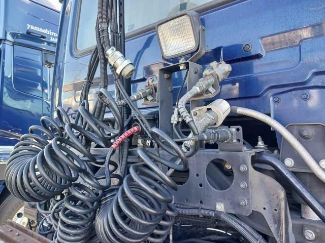 NISSAN DIESEL Quon 2018