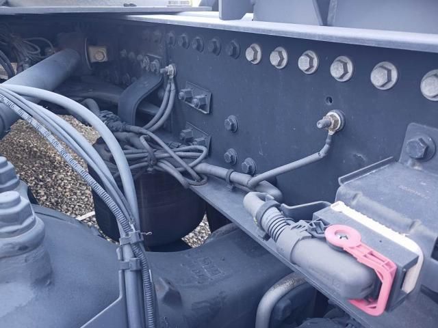 NISSAN DIESEL Quon 2018