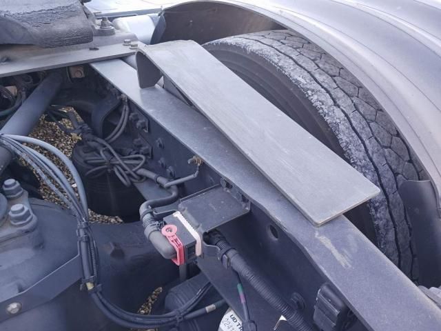 NISSAN DIESEL Quon 2018