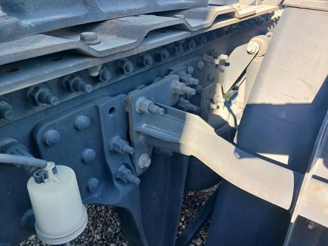 NISSAN DIESEL Quon 2018