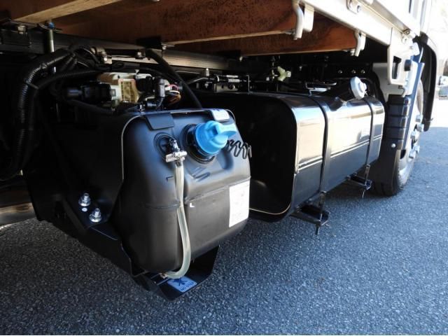 MITSUBISHI CANTER 2024