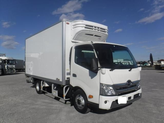 HINO DUTRO 2023
