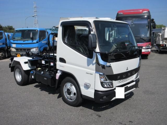 MITSUBISHI CANTER 2024